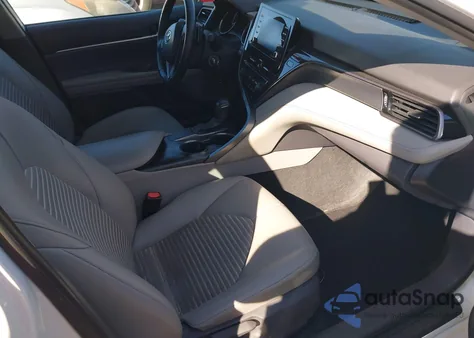 2021 Toyota Camry Se z USA, uszkodzony, nr VIN 4T1G11AK2MU464001